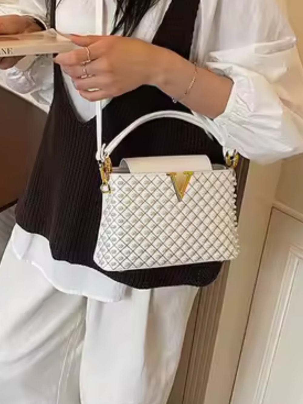 New White Geometric Shoulder Bag
